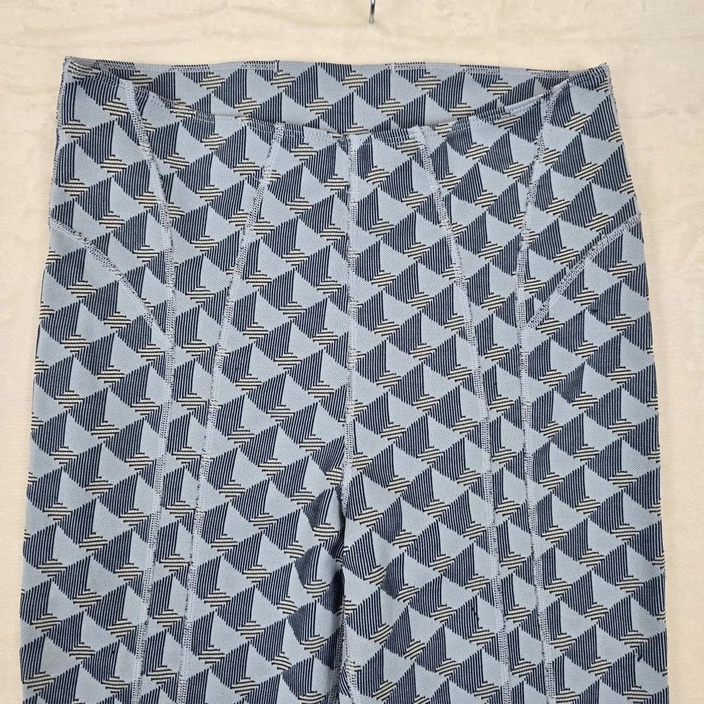 Free People Movement Women's Blue Geo Print Capri Leggings Sz‎ M